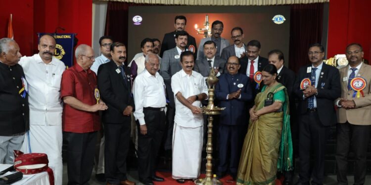 ലയൺസ് 318 ബി ക്യാബിനറ്റ് മെമ്പർമാർ സ്ഥാനമേറ്റു