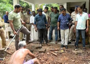 മാന്നാർ ഇരമത്തൂരിൽ 15 വർഷം മുൻപ് കാണാതായ യുവതിയെ കൊന്ന് മറവുചെയ്തതെന്ന സൂചന ഭർത്താവിന്റെ ബന്ധുക്കളായ 5 പേരെ പൊലീസ് അറസ്റ്റ് ചെയ്തു