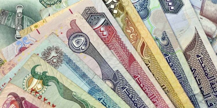 യാത്രയിൽ കൈയിലുള്ള വിലയേറിയ കറൻസികൾ. ലോഹങ്ങൾ. രത്നങ്ങൾ എന്നിവ അധികൃതർ മുൻപാകെ വെളിപ്പെടുത്തണമെന്ന് യുഎഇ