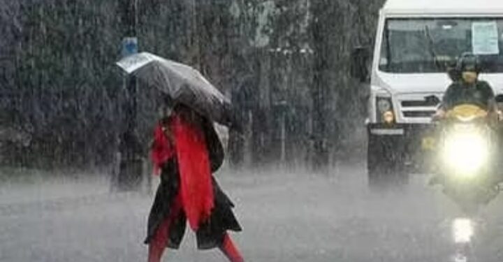 സംസ്ഥനത്ത് ഇന്ന് ചില സ്ഥലങ്ങളിൽ അതിശക്തമായ മഴയ്ക്ക് സാധ്യത കാലാവസ്ഥാ നിരീക്ഷണ കേന്ദ്രം