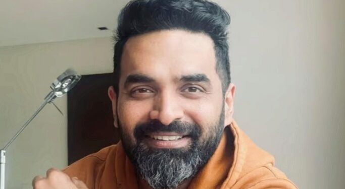 നിരന്തരം സൈബർ അധിക്ഷേപം: ഗോപീസുന്ദർ പൊലീസിൽ പരാതി നൽകി