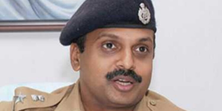 സംസ്ഥാനത്തെ പോലീസ് തലപ്പത്ത് വൻ അഴിച്ചുപ്പണി: എസ്. ശ്രീജിത്തിനെ പൊലീസ് ആസ്ഥാനത്തേക്കാണ് മാറ്റി