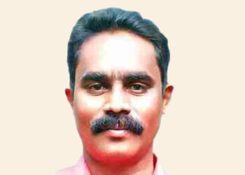 ചി​കി​ത്സ​ക്ക്​ കൊ​ണ്ടു​വ​ന്ന പ​ശു​വി​ന്റെ ച​വി​ട്ടേ​റ്റ്​അ​സി. ഫീ​ല്‍ഡ് ഓ​ഫി​സ​ർ മ​രി​ച്ചു