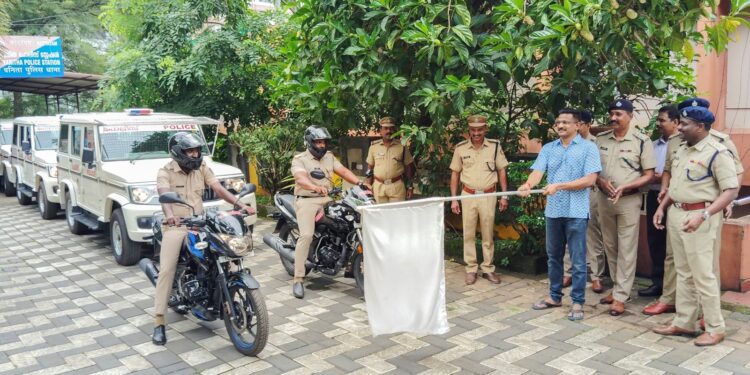 പോലീസ് വാഹനങ്ങളുടെ ഫ്ലാഗ് ഓഫ് നിർവഹിച്ചു