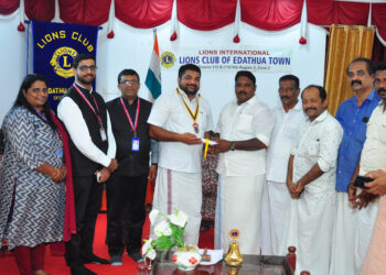 പാർപ്പിടവും കൂട്ടുകാരും നാട്ടുകാരും നഷ്ടപ്പെട്ട അശ്വിന് കൈത്താങ്ങായി സുമനസ്സുകൾ