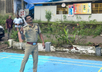ഷട്ടിൽ കോർട്ടിന്റെ ഉദ്ഘാടനം നിർവഹിച്ചു