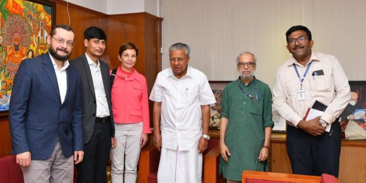ലോകബാങ്ക് വിദഗ്ദ്ധസമിതി അംഗങ്ങൾ മുഖ്യമന്ത്രിയുമായി കുടിക്കാഴ്ച നടത്തി