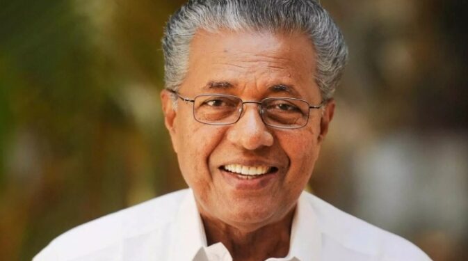 ഉന്നത പോലീസ് ഉദ്യോഗസ്ഥർക്കെതിരെ:  പൊതു വേദിയിൽ അന്വേഷണം പ്രഖ്യാപിച്ച് മുഖ്യമന്ത്രി പിണറായി വിജയൻ
