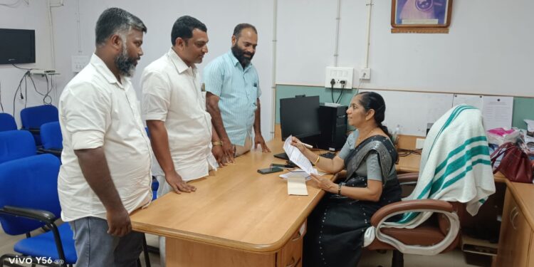 എസ്ഡിടിയു ആലപ്പുഴ ജില്ലാ കമ്മിറ്റിയുടെ ആഭിമുഖ്യത്തിൽ കളക്ടറേറ്റിനു മുന്നിൽ ധർണ നടത്തി