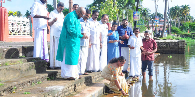 ആന്റപ്പൻ അമ്പിയായം50-ാം ജന്മ ദിനം; ജലതരംഗം ദീപങ്ങൾ തെളിയിച്ചു