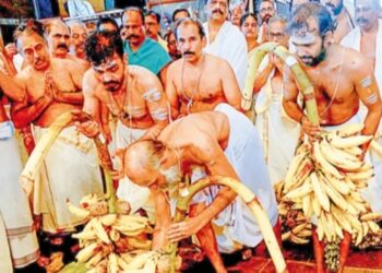 ഗുരുവായൂർ ക്ഷേത്രത്തിൽ നടന്ന കാഴ്ചക്കുല സമർപ്പണം ഭക്തിസാന്ദ്രമായി