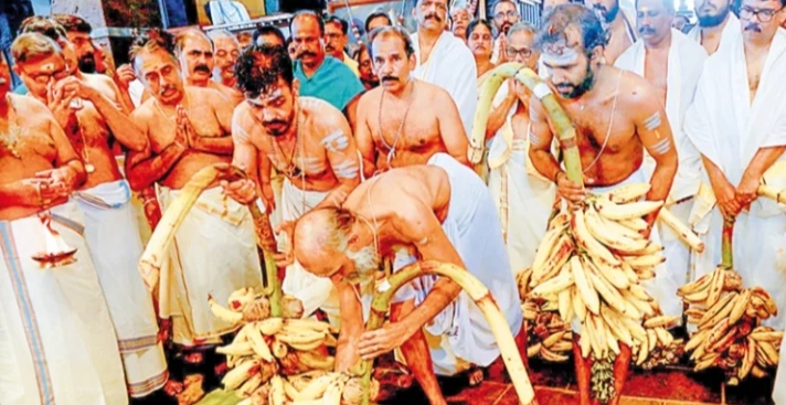 ഗുരുവായൂർ ക്ഷേത്രത്തിൽ നടന്ന കാഴ്ചക്കുല സമർപ്പണം ഭക്തിസാന്ദ്രമായി