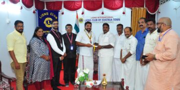 പ്രകൃതി ദുരന്തത്തിൽ വീടും സ്ഥലവും നഷ്ടപ്പെട്ടവരുടെ ജീവിതത്തിലേക്ക് കൈത്താങ്ങൽ ആയി സുമനസ്സുകൾ; അശ്വിൻ നേഴ്സിങ്ങ് പഠനത്തിനായി കോളജിലെത്തി