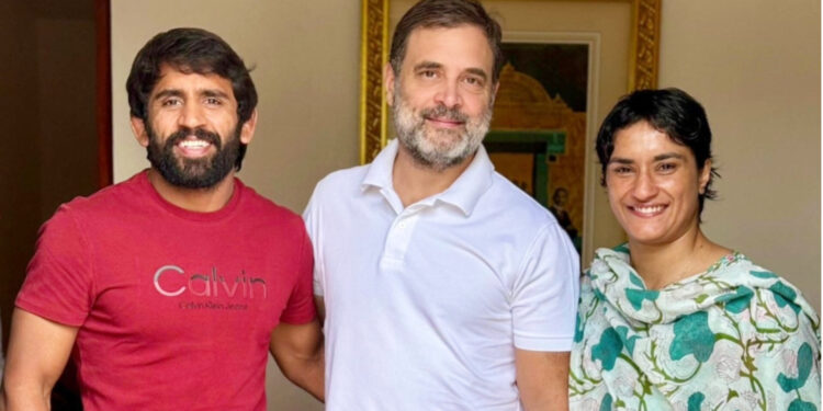 രാഹുൽ ഗാന്ധി ഗുസ്തി താരങ്ങളായ വിനേഷ് ഫോഗട്ട്, ബജ്‌റംഗ് പുനിയ എന്നിവരുമായി കൂടിക്കാഴ്ച നടത്തി