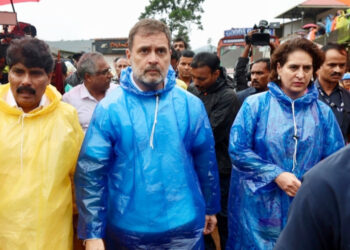 ഉരുൾപൊട്ടലിന് സാക്ഷ്യം വഹിച്ച വയനാടിനെ പുനരുജ്ജീവിപ്പിക്കാൻ അഭ്യർത്ഥനയുമായി: രാഹുൽ ഗാന്ധി