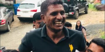 തിരുവോണം ബംപർ ജേതാവ്  കൽപറ്റയിലെ എസ്ബിഐ ബാങ്കിലെത്തി: ബംപർ ജേതാവ് കർണാടക സ്വദേശി അൽ‌ത്താഫ്