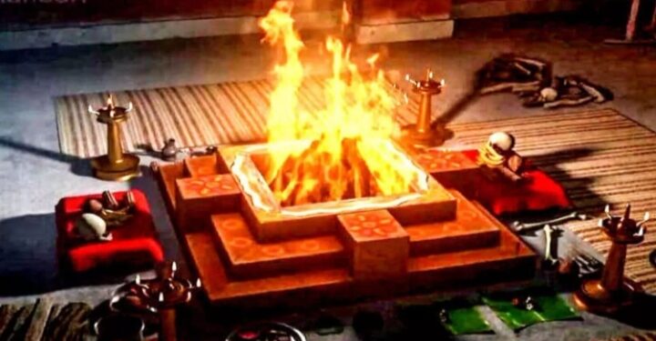 മന്ത്രവാദം നടത്തിയെന്ന് ആരോപിച്ച് ആൾക്കൂട്ടം വയോധികനെ  തീയിട്ട് കൊല്ലാൻ ശ്രമം