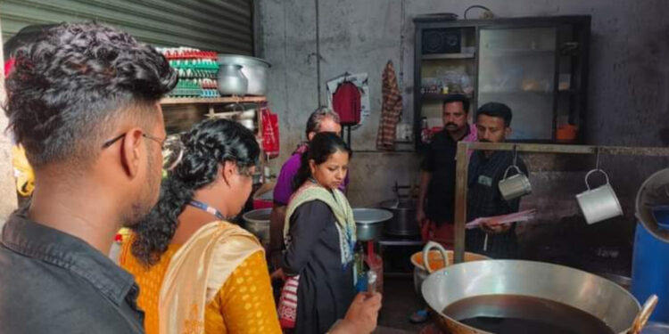 ഹോട്ടലുകളിലും തട്ടുകടകളിലും പരിശോധന: മൂന്നു സ്ഥാപനങ്ങൾ അടപ്പിച്ചു