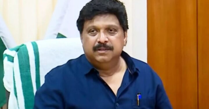 വാഹനങ്ങൾ നടുറോഡിൽ തടഞ്ഞു നിർത്തി കൂളിങ് പേപ്പർ വലിച്ചു കീറരുതെന്ന്: ഗതാഗത മന്ത്രി കെ.ബി. ഗണേഷ് കുമാർ