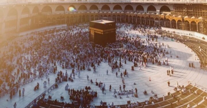 ഹജ്. ഉംറ സേവന സീസണ്‍ വിസയൊന്നിന് 2,000 റിയാല്‍ തോതില്‍ ബാങ്ക് ഗ്യാരണ്ടി കെട്ടിവെക്കല്‍ നിർബന്ധം