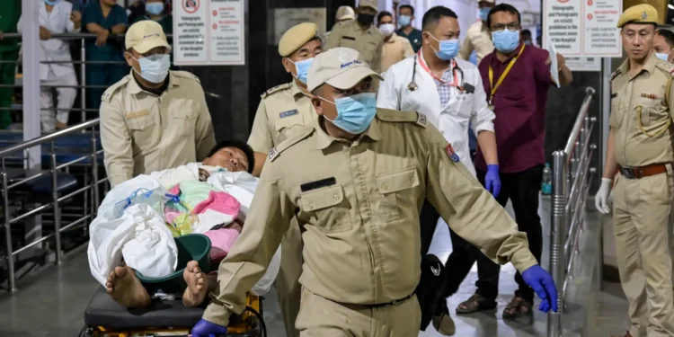 പ്രതിഷേധം ശക്തം; ഇംഫാലിൽ ചികിത്സയിലായിരുന്ന മൂന്ന് കുക്കി യുവാക്കളെ ചുരാചന്ദ്പൂരിലേക്ക് മാറ്റി