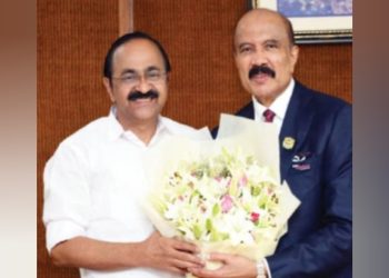 കേരളത്തിൽ വൻ നിക്ഷേപത്തിനൊരുങ്ങി ആസ്റ്റർ ഗ്രൂപ്പ്; 1,661 കോടിയുടെ പദ്ധതി, 7,900 പുതിയ തൊഴിലവസരങ്ങൾ