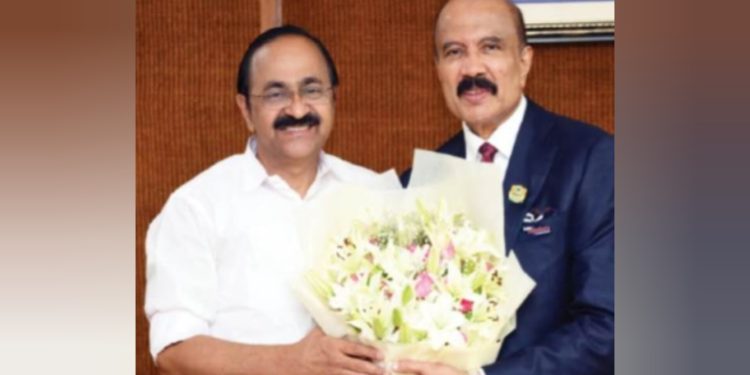 കേരളത്തിൽ വൻ നിക്ഷേപത്തിനൊരുങ്ങി ആസ്റ്റർ ഗ്രൂപ്പ്; 1,661 കോടിയുടെ പദ്ധതി, 7,900 പുതിയ തൊഴിലവസരങ്ങൾ