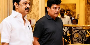 ശബരീശൻ നിയമനടപടിയിലേക്ക്; ടി.വി.കെ മന്ത്രിമാർക്ക് വക്കീൽ നോട്ടീസ് അയച്ചു