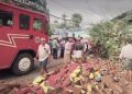 കൊട്ടാരക്കരയിൽ വൻ ദുരന്തം: നിയന്ത്രണം വിട്ട ടിപ്പർ ബസ് സ്റ്റോപ്പിലേക്ക് മറിഞ്ഞ് മൂന്ന് വിദ്യാർഥികൾ മരിച്ചു
