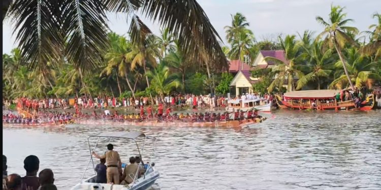 ചമ്പക്കുളത്ത് വിസ്മയം തീർത്ത് അരോമ; അരങ്ങേറ്റത്തിൽ തന്നെ രാജപ്രമുഖൻ ട്രോഫി സ്വന്തമാക്കി!