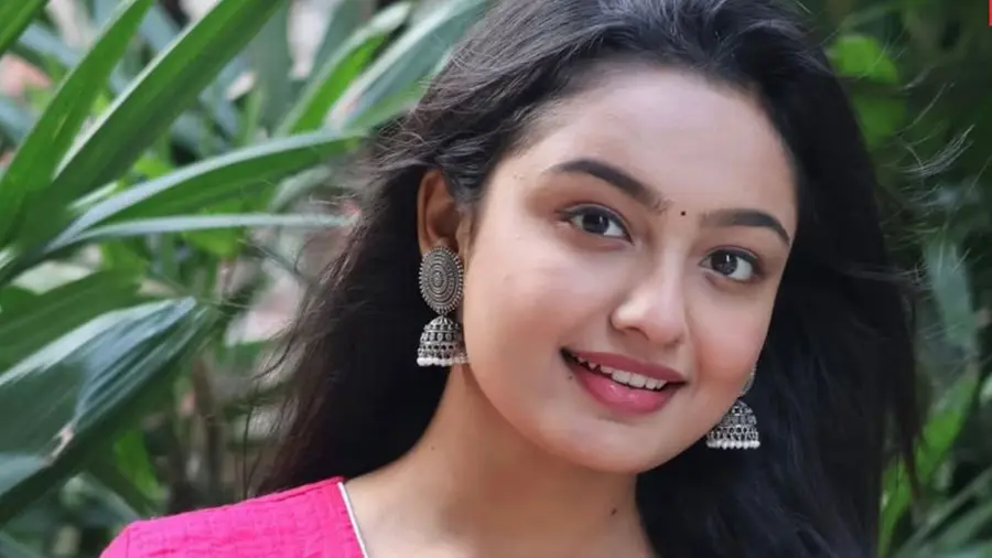 പ്രശസ്ത യുവനടി സഞ്ജിത ഉഗാലെ വീടിനുള്ളിൽ തൂങ്ങിമരിച്ച നിലയിൽ