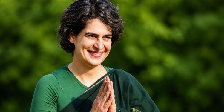 കള്ളാടി മണ്ണിടിച്ചിൽ: മരണസംഖ്യ ആറായി; ദുരിതാശ്വാസ ക്യാമ്പിലെ കുട്ടികൾക്ക് പ്രിയങ്ക ഗാന്ധിയുടെ മിഠായികളും കളിപ്പാട്ടങ്ങളും കൈമാറി