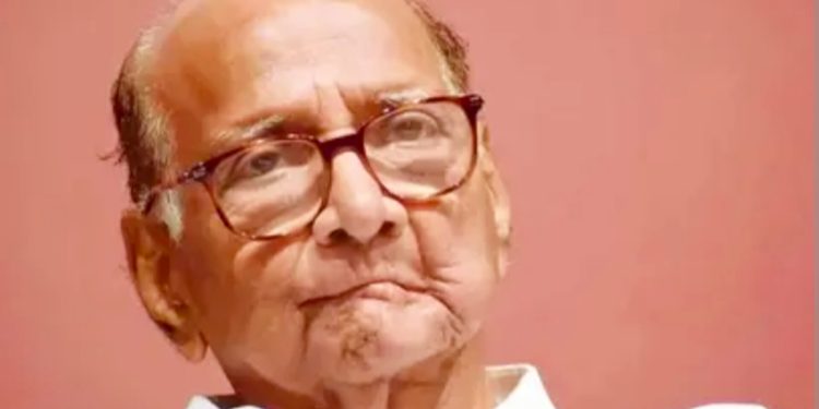 മഹാരാഷ്ട്ര രാഷ്ട്രീയത്തിൽ വീണ്ടും പുകില്; ശരദ് പവാറിന്റെ NCP-യിൽ നിന്ന് 6 എം.പിമാർ കൂറുമാറ്റത്തിന് ഒരുങ്ങുന്നതായി സൂചന! ചർച്ചയായി പവാർ-ഷിൻഡെ കൂടിക്കാഴ്ച.