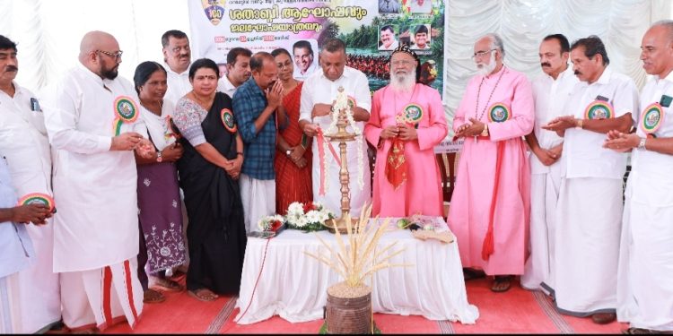 ആർപ്പുവിളികളോടെ ‘ഷോട്ട് പുളിക്കത്ര’ വീണ്ടും നീരണഞ്ഞു; മാലിയിൽ പുളിക്കത്ര തറവാട്ടിൽ വമ്പൻ ശതാബ്ദി ആഘോഷം
